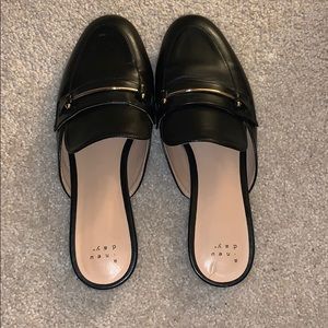 Women’s dress shoes by a new day